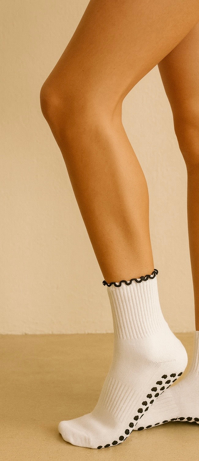 🤍🖤 LAVENDER BY LAYLA™ White Heart Frills