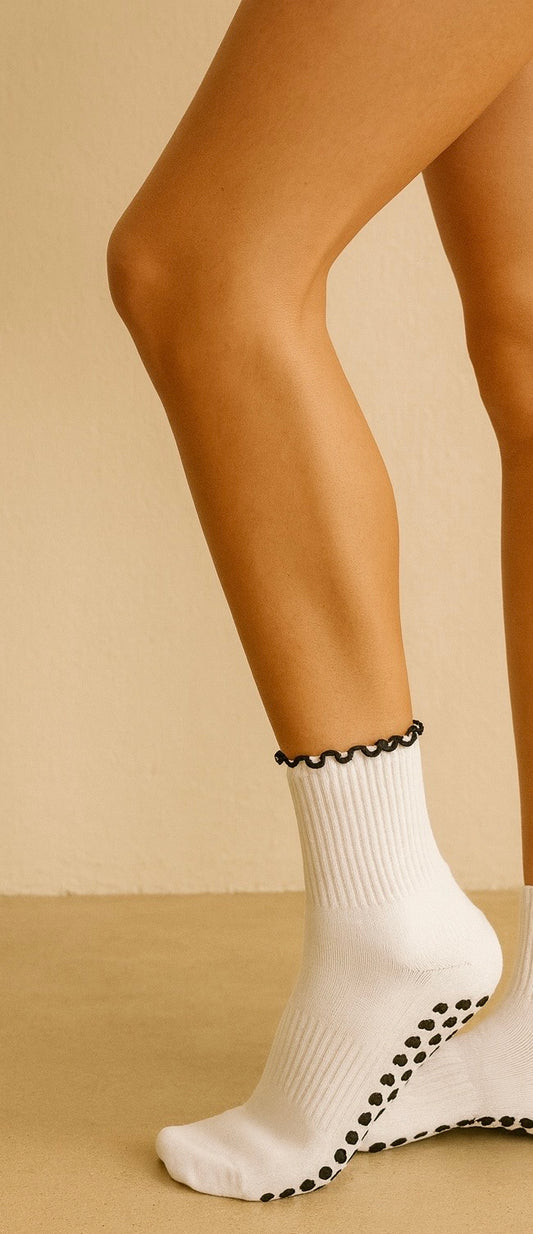 🤍🖤 LAVENDER BY LAYLA™ White Heart Frills